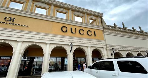 gucci san marcos premium outlet.